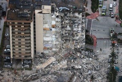Mortos em desabamento de prédio na região de Miami somam cinco; há 156 desaparecidos
