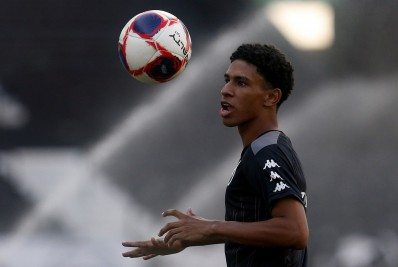Comentarista se espanta com modelo de negociação entre Botafogo e Internacional por PV