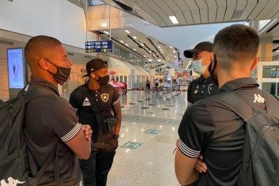 Sem Rafael Carioca, Botafogo aterrissa no Maranhão para enfrentar Sampaio Corrêa; confira os relacionados