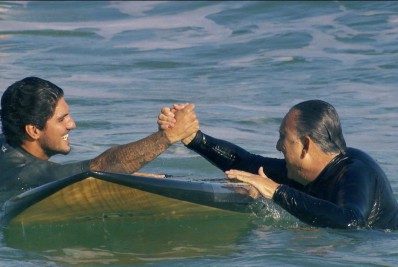 Galvão Bueno posta vídeo surfando com Gabriel Medina; assista