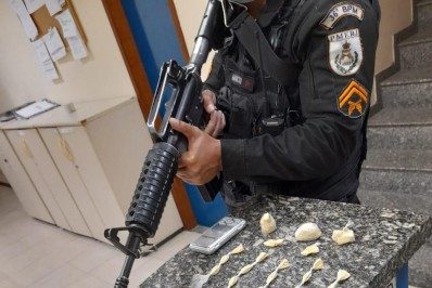 Santo Antônio de Pádua: Dupla é presa por tráfico de drogas durante ação do 36° BPM