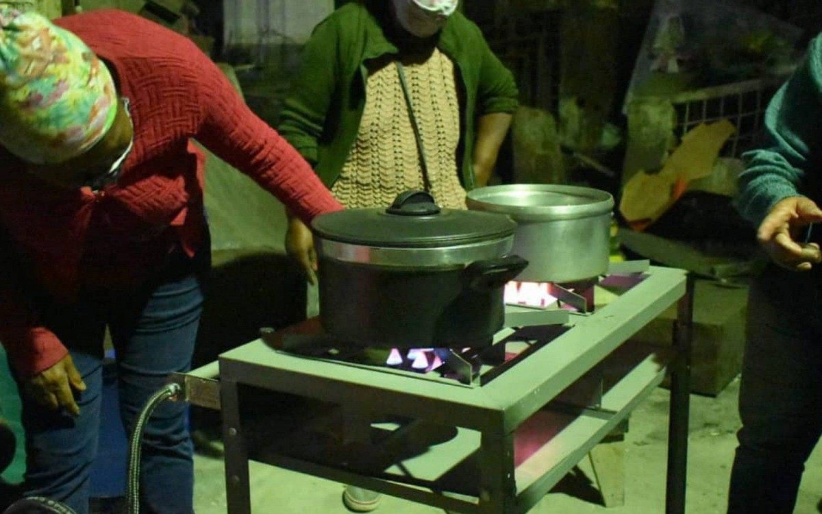 Cerca de 150 famÃlias ocuparam o antigo prédio da Faperj - Reprodução/Twitter