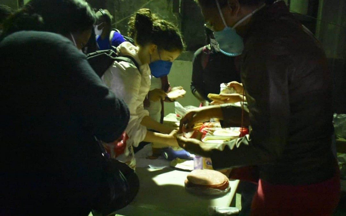 Cerca de 150 famílias ocuparam o antigo prédio da Faperj - Reprodução/Twitter