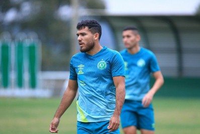 Chape afasta Bruno Silva após briga generalizada com jogadores do Inter