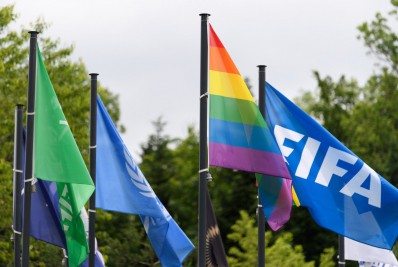 Fifa estende bandeira com símbolo do LGBTQIA+ em sua sede