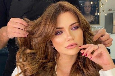 'Não sabia que ia amar tanto ser morena', assume Marcela McGowan 