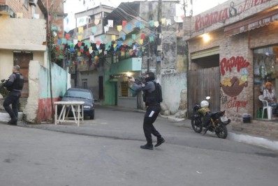 Escutas revelam ordem de traficante para execução de duas pessoas no Complexo da Mangueirinha