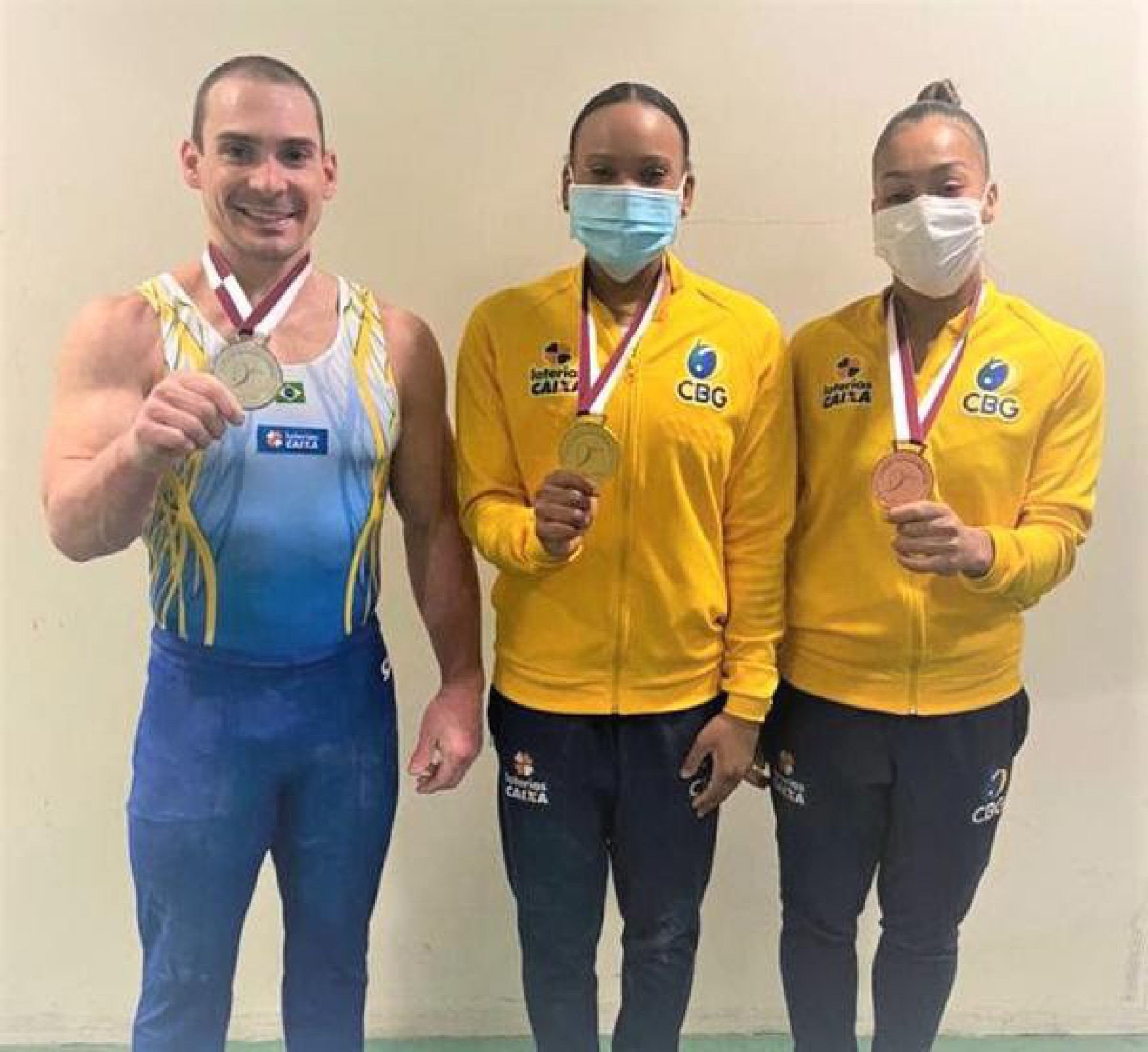 Rebeca &eacute; campe&atilde;, e Zanetti fatura a prata na Copa do Mundo de Gin&aacute;stica