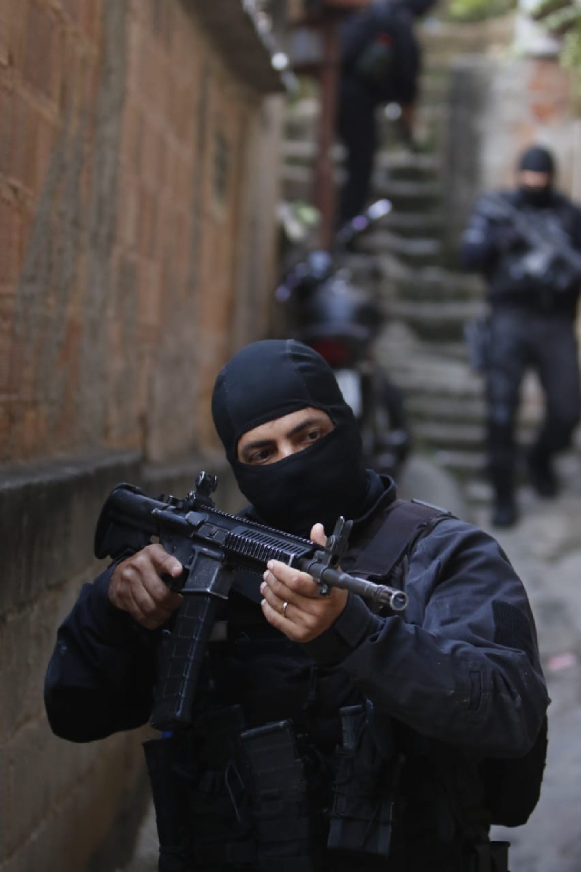 Operação da Polícia Civil mira traficantes do conjunto de favelas do Complexo da Mangueirinha, em Duque de Caxias - Reginaldo Pimenta / Agência O DIA