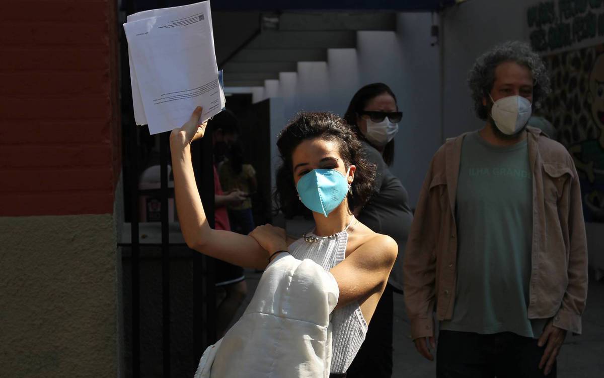 Vacina&ccedil;&atilde;o contra a covid-19 seguiu neste s&aacute;bado - Luciano Belford / Ag&ecirc;ncia O Dia