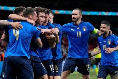 Itália bate a Áustria e avança às quartas de final da Eurocopa