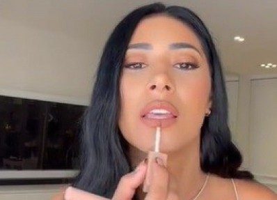 Simaria ganha presente de Kim Kardashian