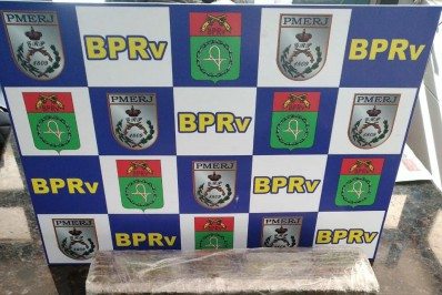 Adolescente é apreendida com drogas na Serra do Matogrosso, em Saquarema