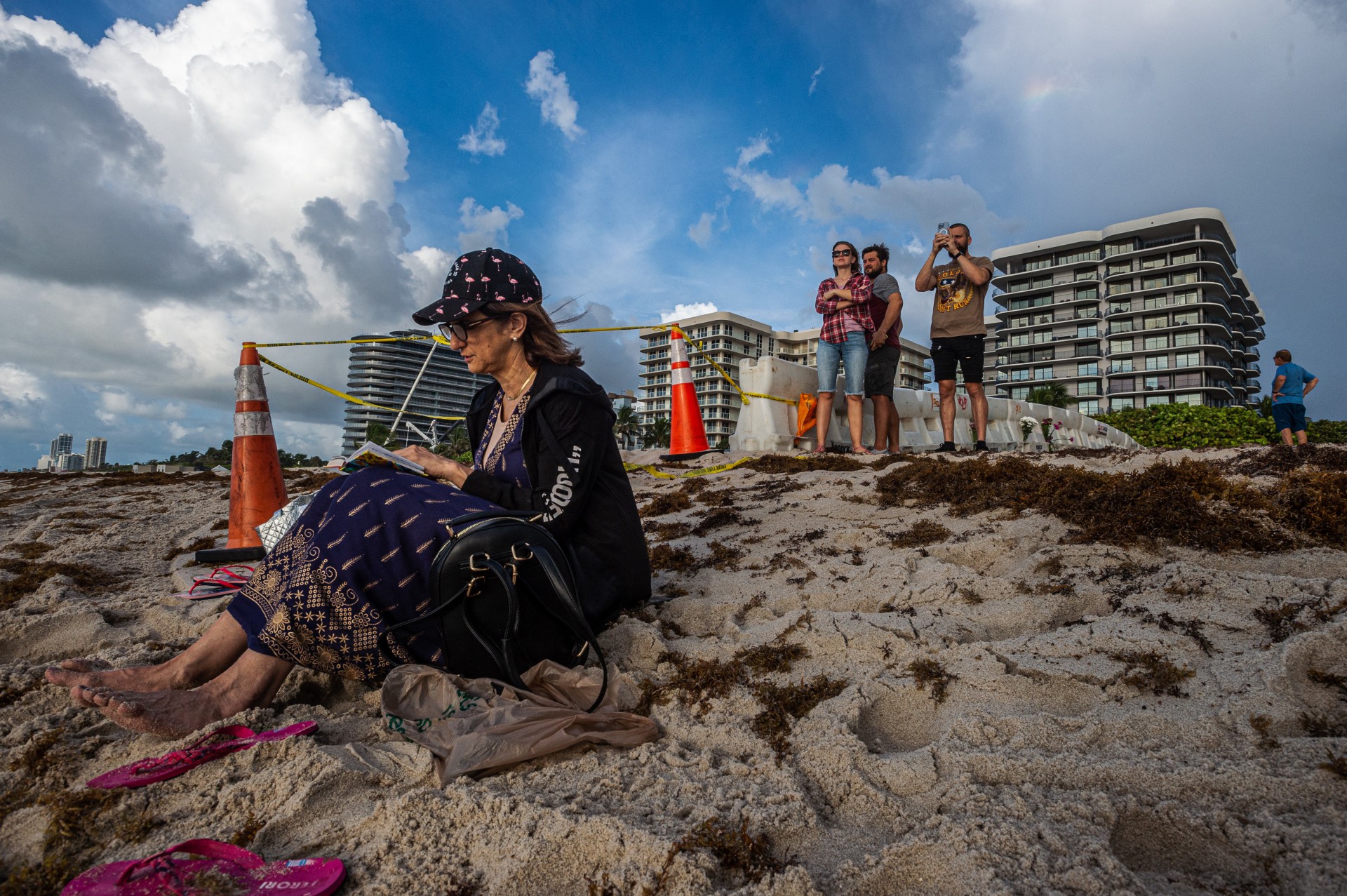 Lateral de prédio desaba em Miami - AFP