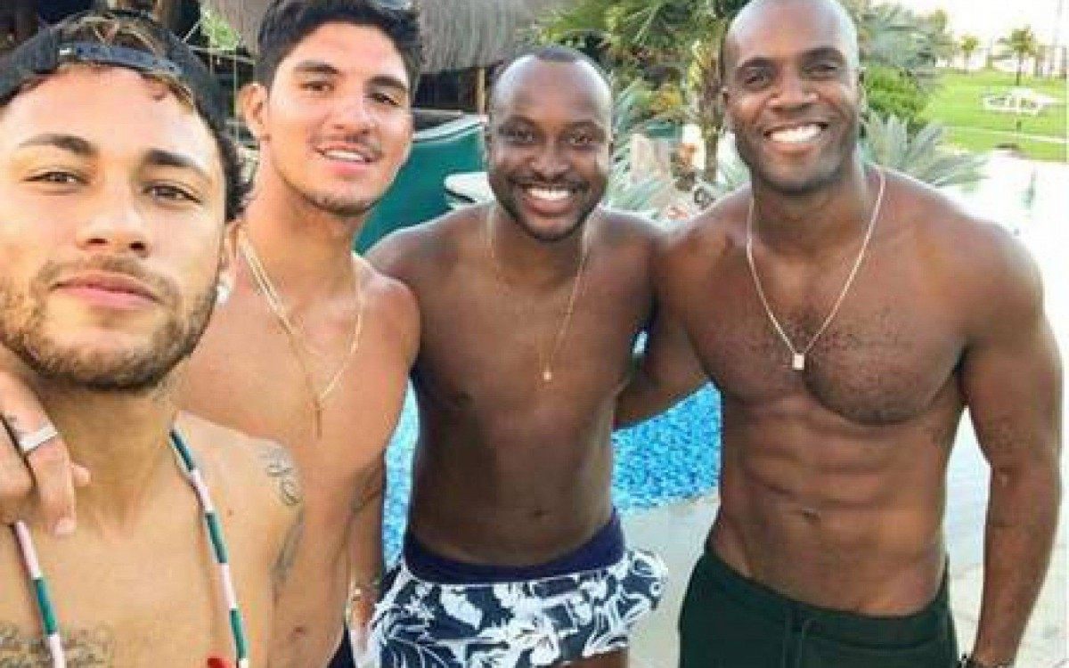 Neymar, Gabriel Medina, Thiaguinho e Rafael Zulu