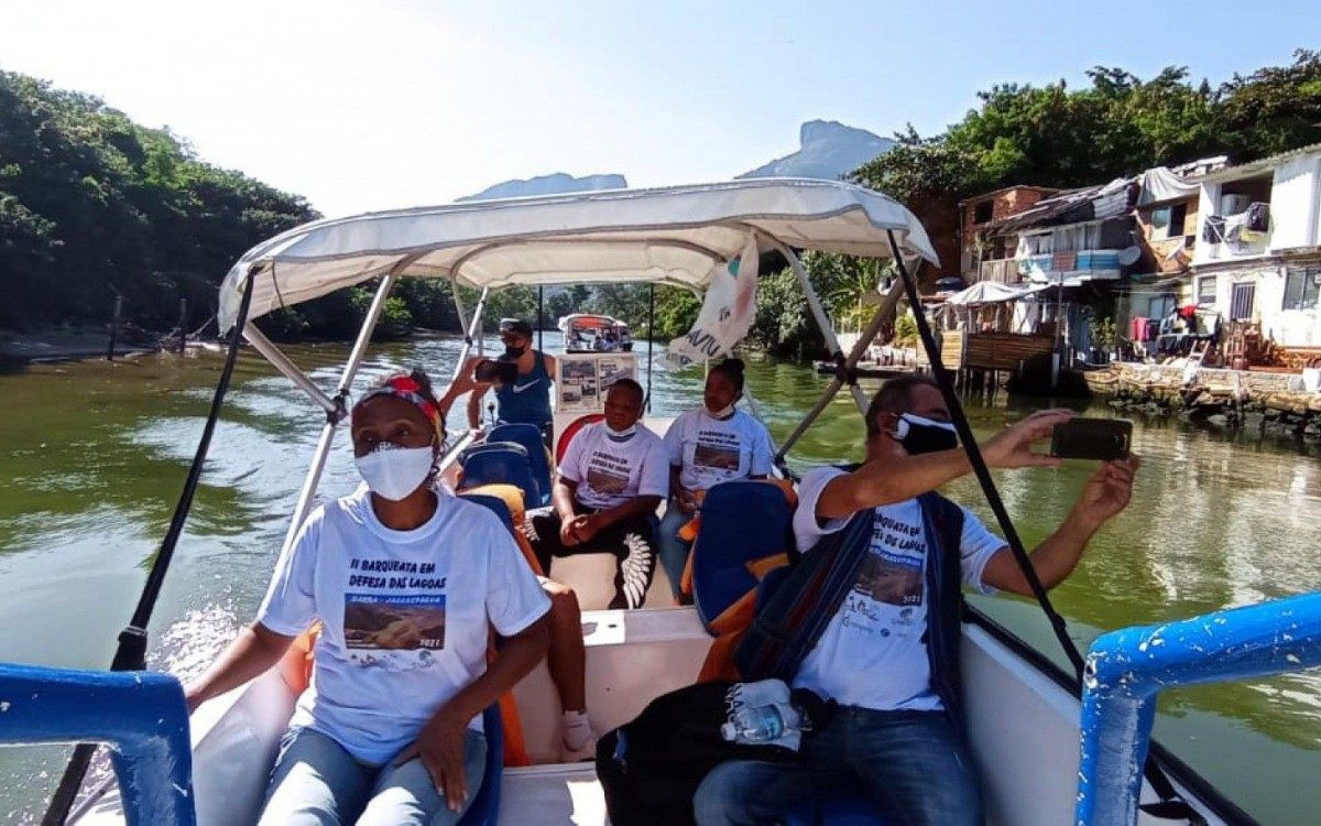 Barqueata chama atenção para necessidade de investimentos no saneamento básico da região  - Baía Viva