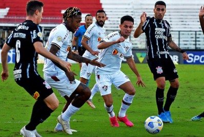 Em jogo pegado, Fluminense e Corinthians empatam em São Januário