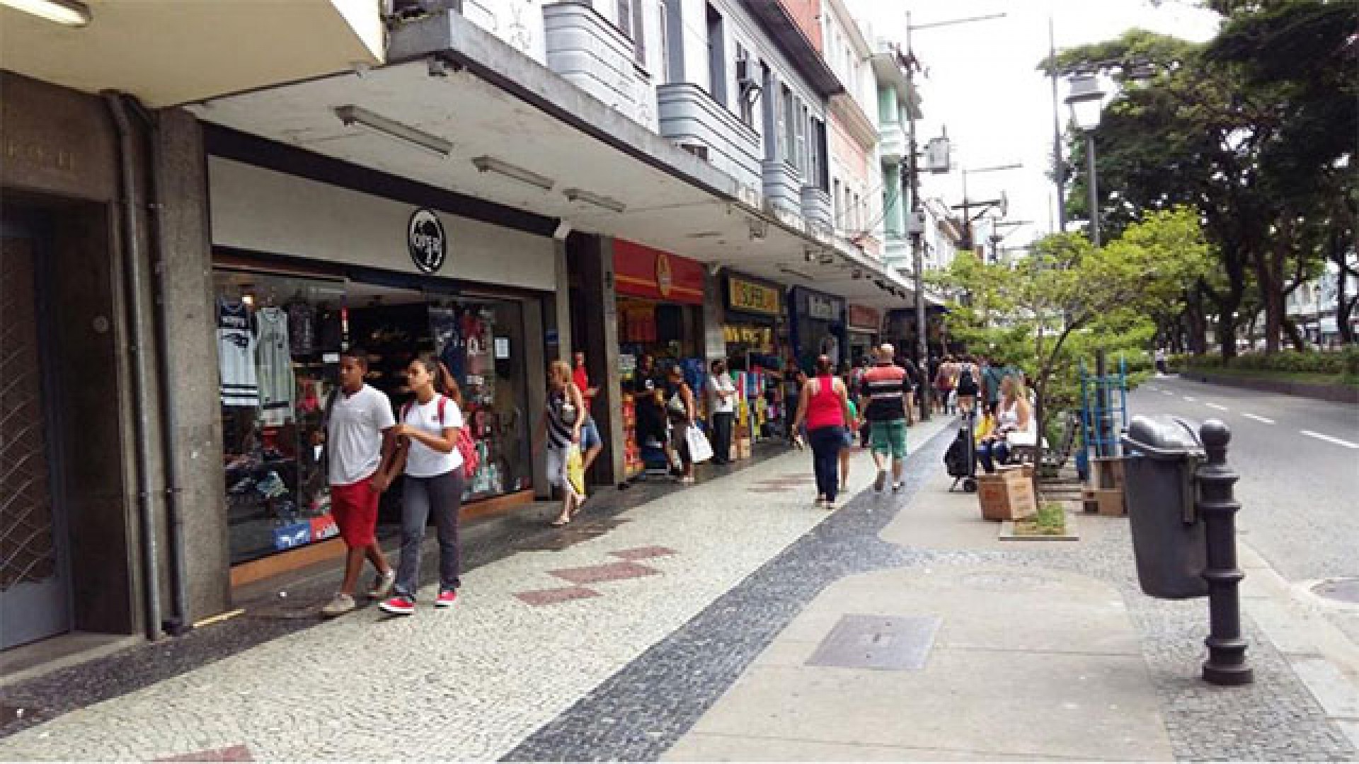 Comércio está autorizado a funcionar no feriado do Dia do Colono