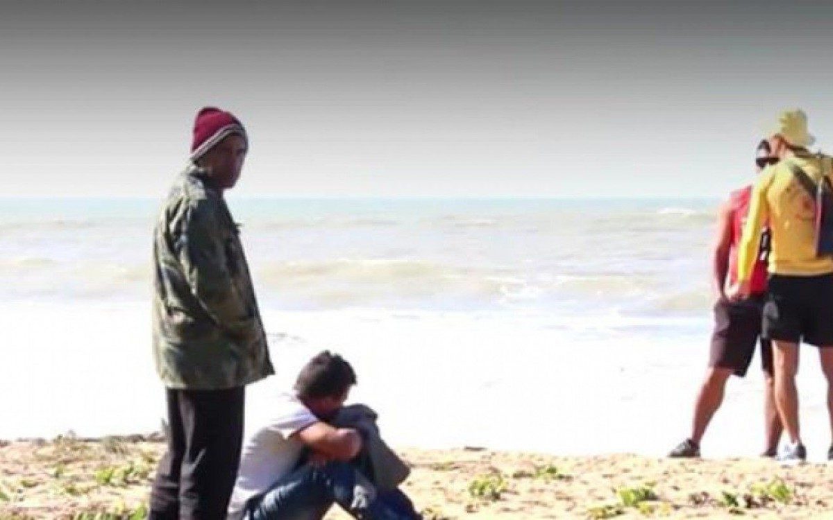 As buscas foram encerradas por volta das 19h, quando os pais foram convencidos pela equipe a deixar o local