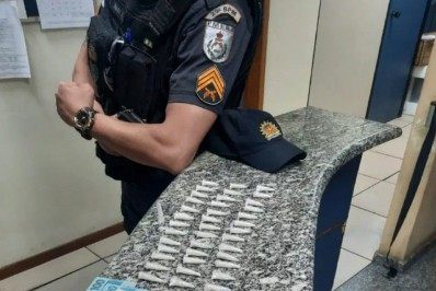 Laje do Muriaé - Jovem é preso por tráfico; comprador da droga foi detido