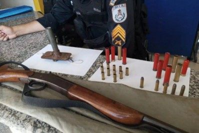 Cardoso Moreira: 29° BPM apreende espingarda e munições durante cumprimento de buscas