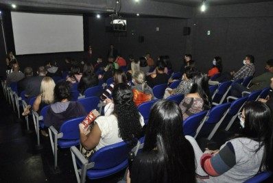 Cinema da rede de educação municipal é reaberto em Magé
