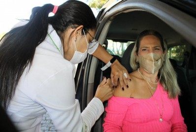 Quatis realiza drive-thru de vacinação na quarta-feira