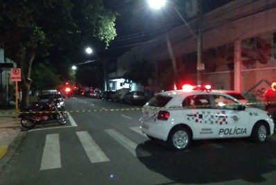 Homem é preso após se recusar a usar máscara e atirar em seguranças de bar