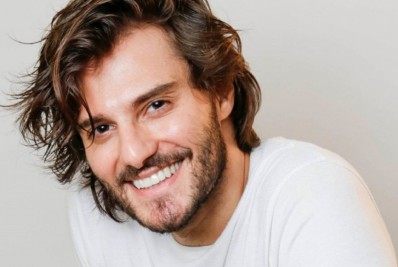 Hugo Bonemer revela que propostas de trabalho diminuíram após se assumir gay