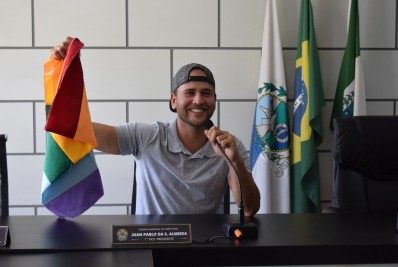 Dia Internacional do Orgulho LGBTQIA+ é lembrado na Câmara