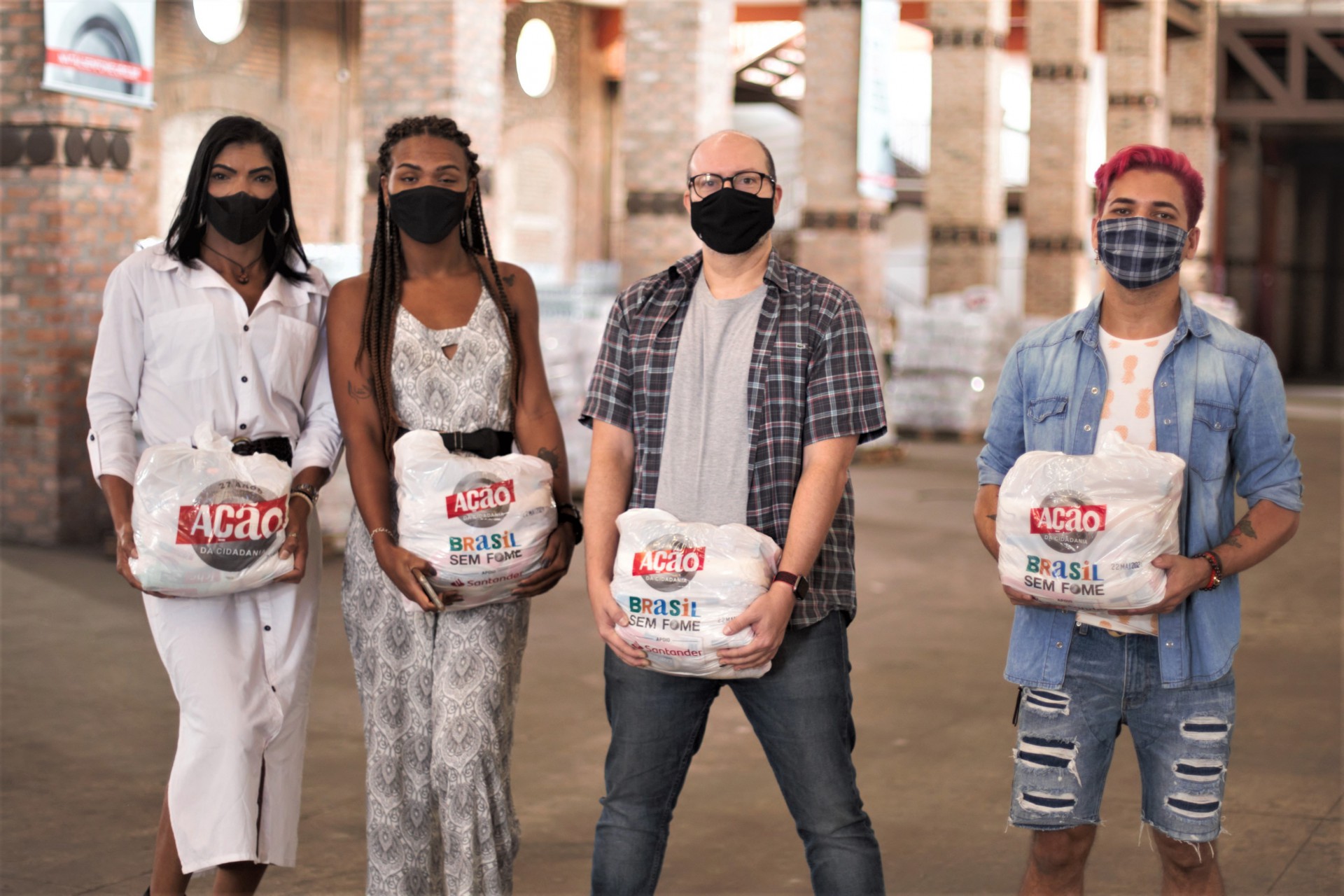 Ação da Cidadania promove a doação de 40 toneladas de alimentos para população LGBTQIA+ - Thais Alvarenga