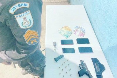 PM apreende arma, munições e dinheiro no bairro Vila Brasília em Volta Redonda