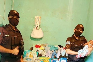 Bebê vítima de maus-tratos ganha enxoval de PMs em Belford Roxo