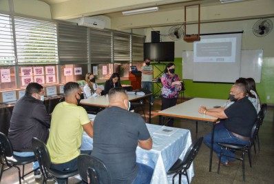 Secretaria de Educação se reúne com Comissão da Câmara Municipal