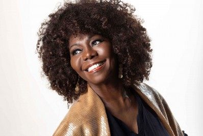 Cantora Jhusara promove Arraiá virtual no Dia de São Pedro