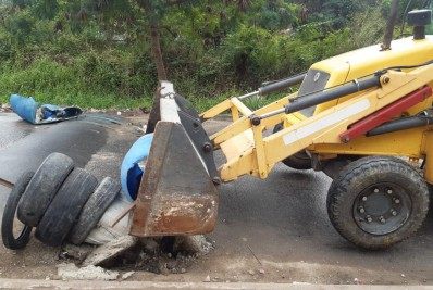 PM remove barricadas  da comunidade Sem Terra 