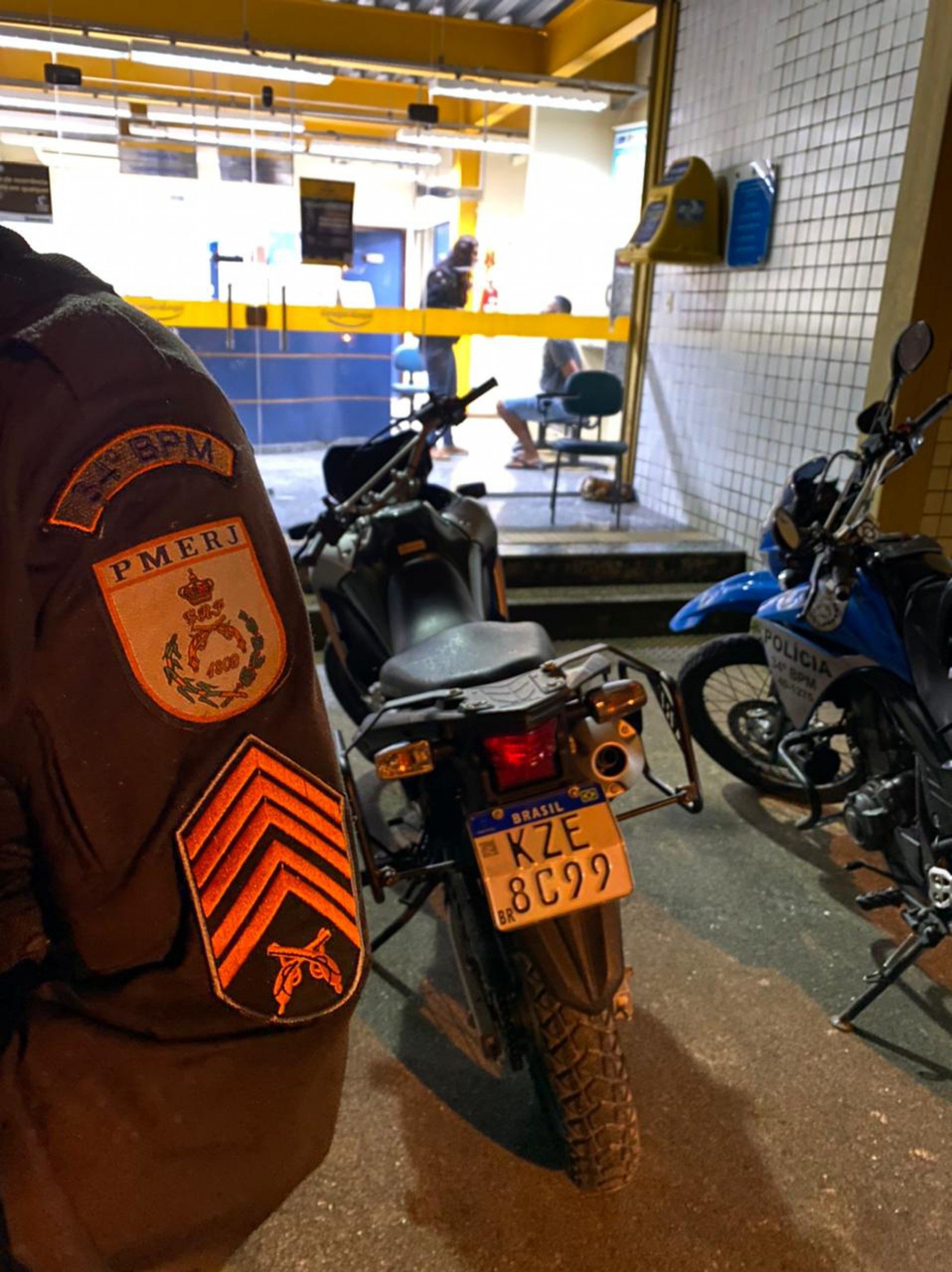 Ap&oacute;s persegui&ccedil;&atilde;o por 30 quil&ocirc;metros, homem &eacute; preso em Guapimirim com moto roubada de Maca&eacute;