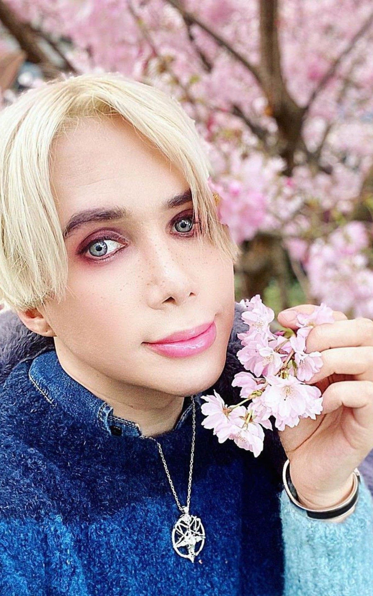 Oli London ou Jimin, influenciador britânico que se diz transracial