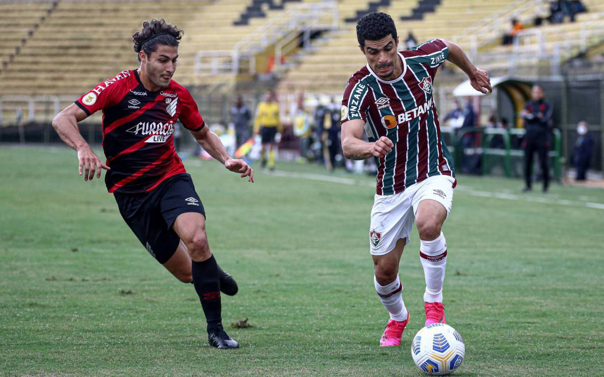 Volta Redonda - 30/06/2021 - Raulino de Oliveira..Fluminense enfrenta o Athl&eacute;tico-PR esta tarde no Est&aacute;dio Raulino de Oliveira, pela 8&ordf; rodada do Campeonato Brasileiro 2021..FOTO: LUCAS MER&Ccedil;ON / FLUMINENSE F.C....IMPORTANTE: Imagem destinada a uso institucional e divulga&ccedil;&atilde;o, seu.uso comercial est&aacute; vetado incondicionalmente por seu autor e o.Fluminense Football Club.&Eacute; obrigat&oacute;rio mencionar o nome do autor ou.usar a imagem....IMPORTANT: Image intended for institutional use and distribution..Commercial use is prohibited unconditionally by its author and.Fluminense Football Club. It is mandatory to mention the name of the.author or use the image....IMPORTANTE: Im&aacute;gen para uso solamente institucional y distribuici&oacute;n. El.uso comercial es prohibido por su autor y por el Fluminense Football.Club. &Eacute;s mandat&oacute;rio mencionar el nombre del autor ao usar el im&aacute;gen.