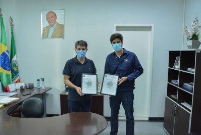 Grupo Stellantis recebe Alvará de Funcionamento em cerimônia simbólica