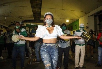 Império Serrano inicia ensaios de bateria