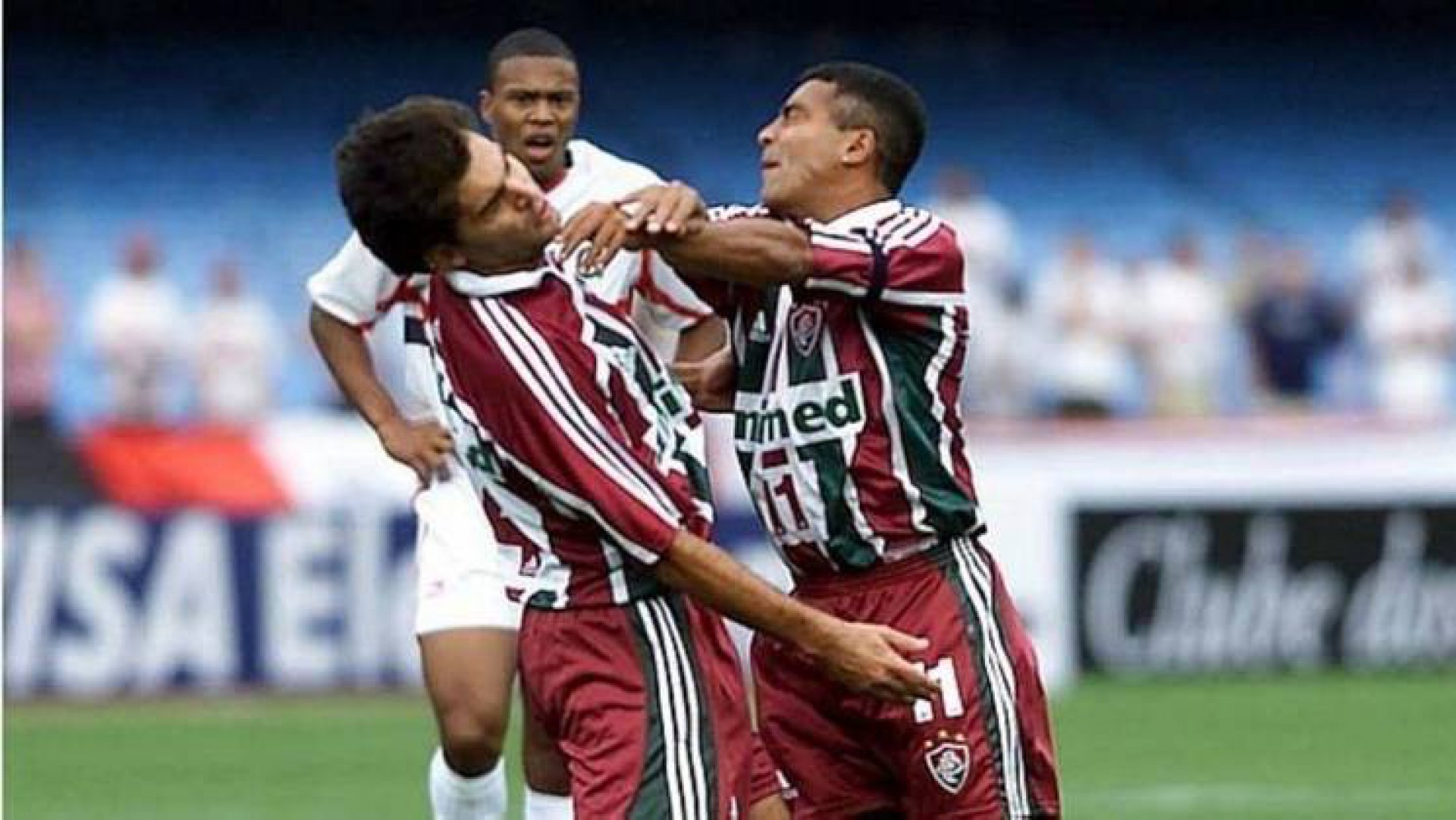 Ex-jogador do Fluminense relembra briga com Romário: 'Ele pediu desculpas chorando'
