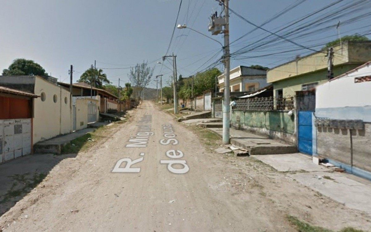 Criminosos foram presos na Rua Miguel Simões de Souza, no Coelho, em São Gonçalo