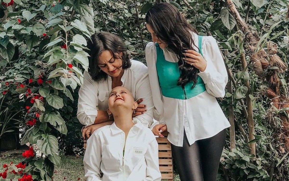 Julia Conte e família