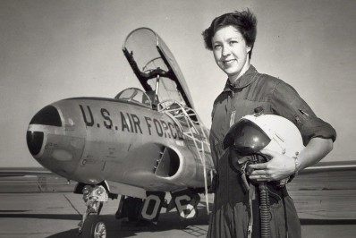 Mulher de 82 anos viajará com o bilionário Jeff Bezos ao espaço em julho