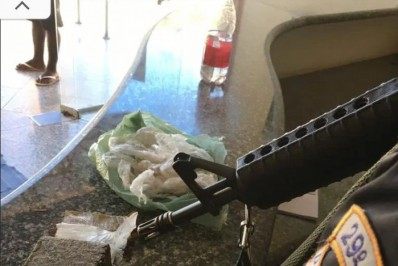 Natividade: PMs do 29° BPM desenterram droga escondida em mato, após denúncia