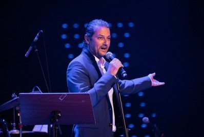 No ar em 'Pega Pega', Marcelo Serrado se lança em carreira musical