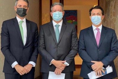 Relator quer votar supersalários