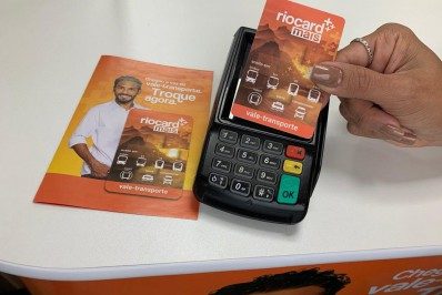 Cartão Riocard antigo deixa de ser aceito em ônibus e vans no Rio