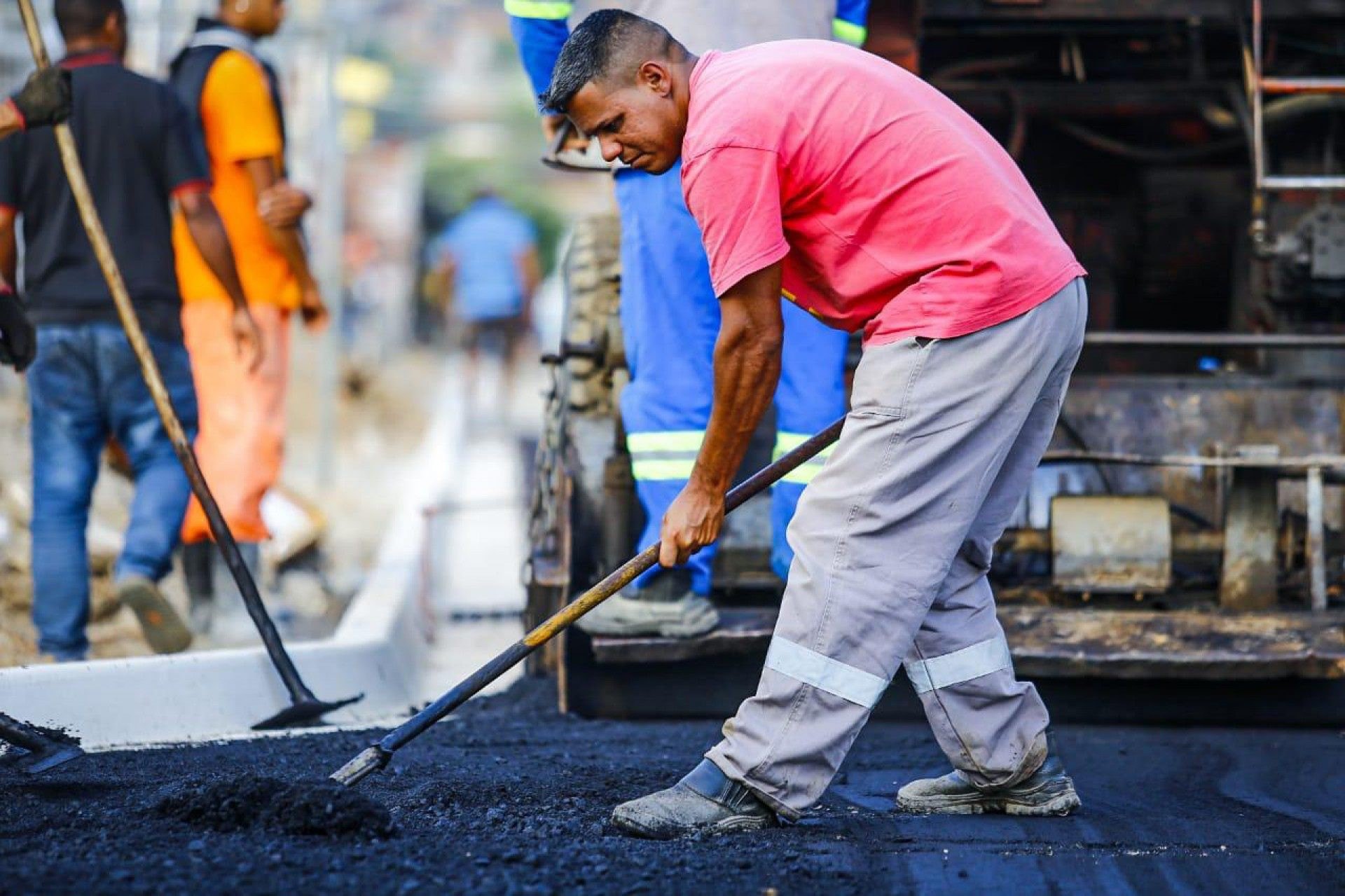 A Rua Laguna &eacute; uma das beneficiadas pelas obras no bairro Nova Piam - Rafael Barreto / PMBR